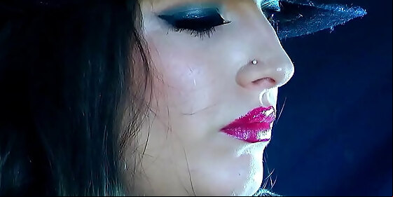 skills lipstick