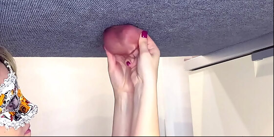 stretching the testicles to my boyfriend i want the balls to hang down to the knee annycandy painboy