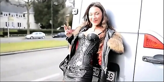 julie skyhigh exhibitionist