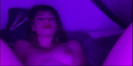 horny alt girl fingers her pussy full video link on my bio
