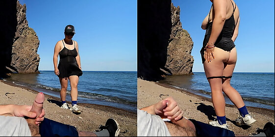 the stranger shocked the exhibitionist on the sea beach xsanyany
